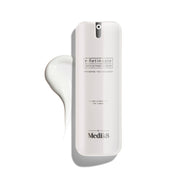 Botella blanca con dispensador de r-Retinoate Day & Night Eye Serum, con una gota del producto junto a ella.
