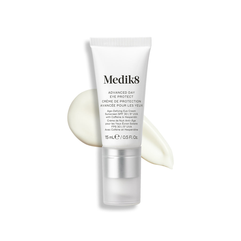 Un tubo de Medik8 Advanced Day Eye Protect con una clasificación SPF 30.