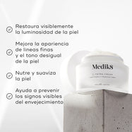 El tarro de C-Tetra Cream está colocado sobre un bloque de piedra gris con un fondo blanco iluminado por suaves rayos de luz. La imagen incluye cuatro afirmaciones con marcas de verificación:

Restaura visiblemente la luminosidad de la piel
Mejora la apariencia de líneas finas y tono desigual
Nutre y suaviza la piel
Ayuda a prevenir los signos visibles del envejecimiento