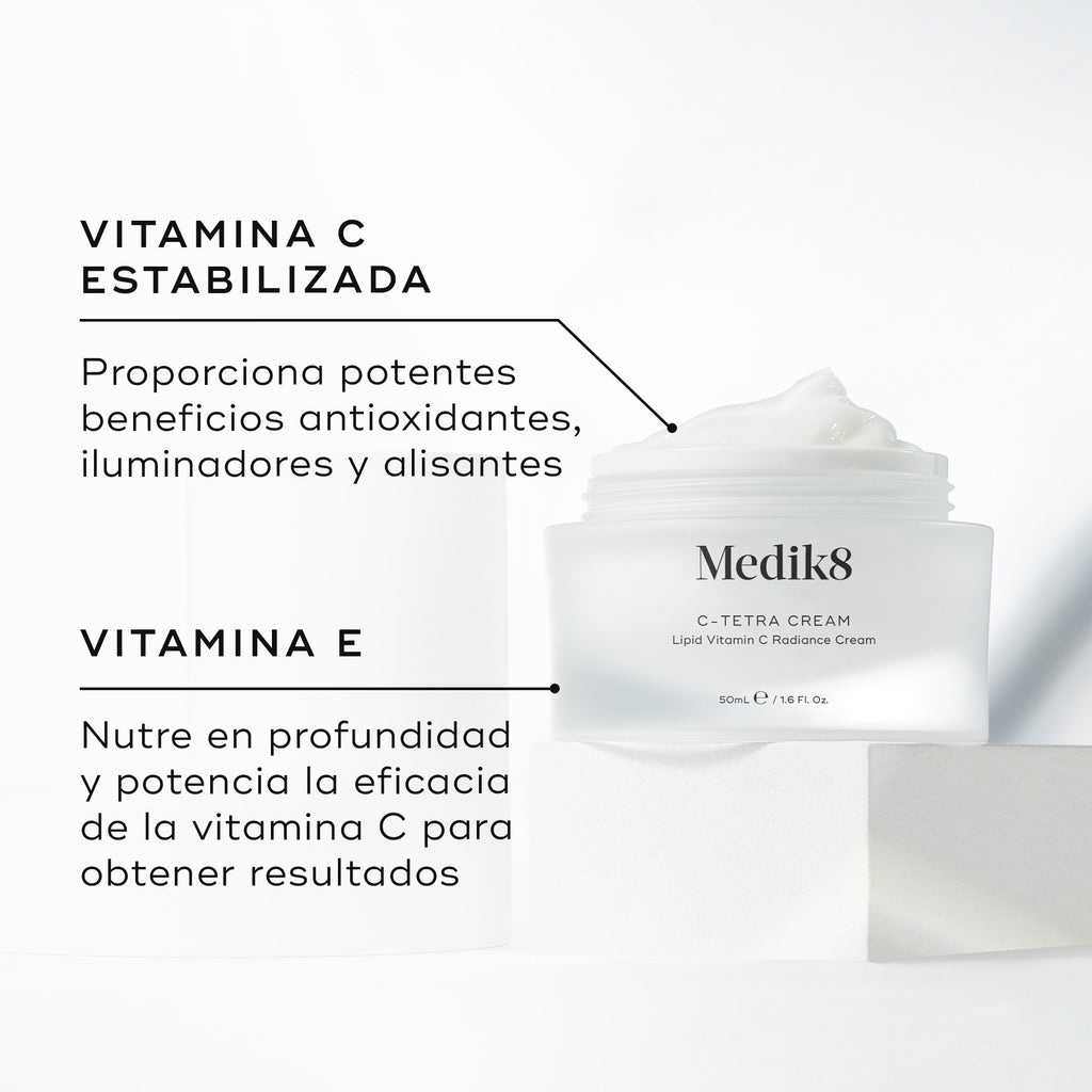 El tarro de C-Tetra Cream aparece abierto sobre un bloque de piedra blanca, en un fondo blanco limpio. La imagen destaca dos ingredientes clave y sus beneficios:

VITAMINA C ESTABILIZADA: aporta potentes beneficios de alisado, luminosidad y acción antioxidante.

VITAMINA E: nutre en profundidad y potencia la acción de la vitamina C para obtener resultados máximos.