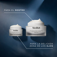 Una imagen comparativa muestra el tarro de Medik8 Advanced Night Eye junto al tarro más grande de Medik8 Advanced Night Restore. El texto indica que el tarro pequeño es “Para la delicada zona del contorno de ojos” y el más grande “Para el rostro”.